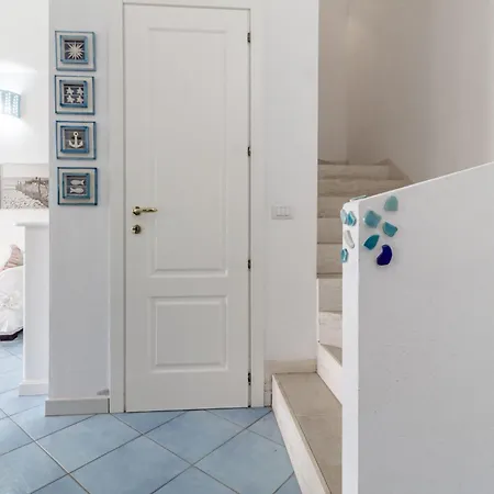 Marina Vista Mare Con Piscina Privata スティンティーノ