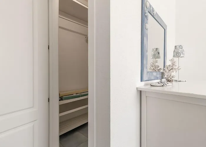 Marina Vista Mare Con Piscina Privata Вилла *